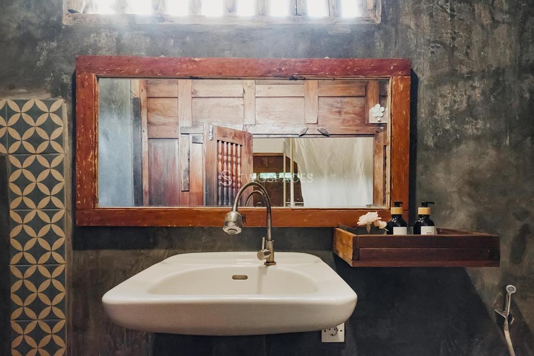 Kayu Beach Villa By Twospaces, Nusa Dua Beach Kültér fotó